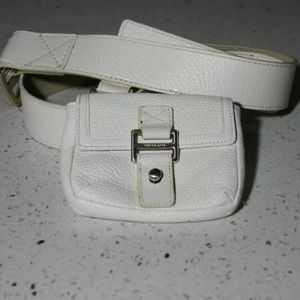 Michael kors Cream White belt With pouch